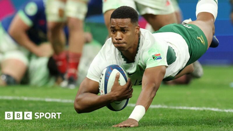 France 17-32 South Africa: Springboks win in Paris despite Lood de Jager red card