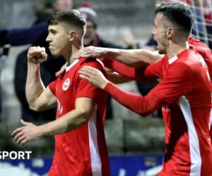 Leaders Larne beat Swifts as Coleraine and Linfield win