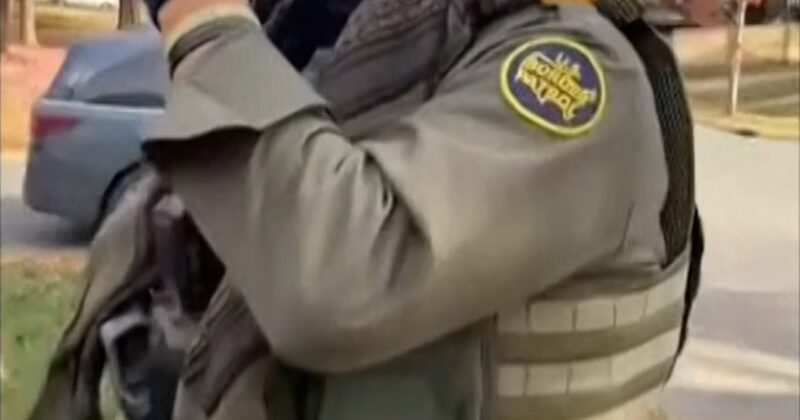 Charlotte resident films Border Patrol in her yard