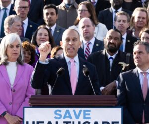 These 6 House Democrats Voted With the GOP to End Shutdown