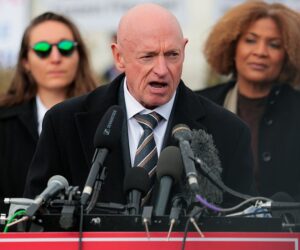 ‘It Won’t Work’: Mark Kelly Pushes Back Against Pentagon Investigation Into Him