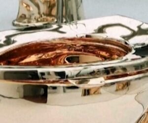 Gold toilet expected to fetch $10 million at auction