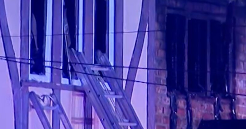 Two sisters die saving disabled dad from Thanksgiving fire