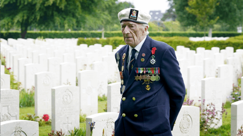 100-year-old WWII veteran says modern Britain wasn’t worth friends’ sacrifice