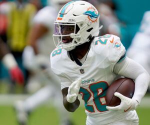 Dolphins end 6-game losing streak to Bills with dominant 30-13 win