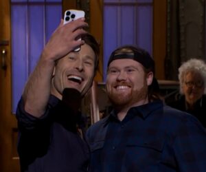 Glen Powell recreates selfie with UPS driver he met in 2021