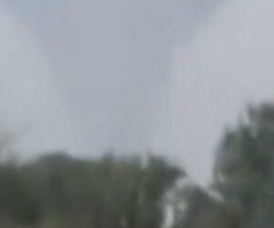 Likely tornado causes damage around Houston