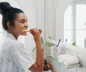 Apples, cheese and cranberries fight cavities from holiday sweets