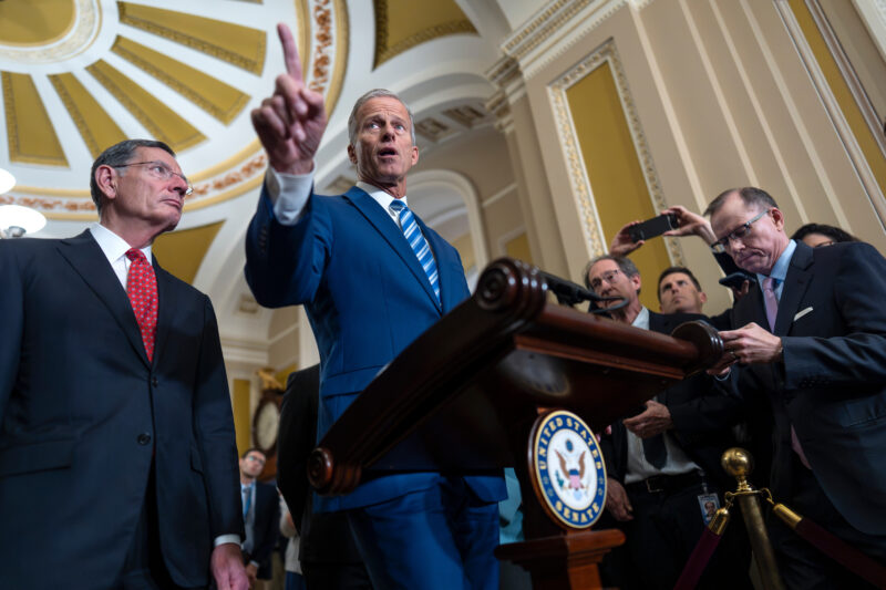 Republicans left the Obamacare cliff to the last minute. Some are regretting it.