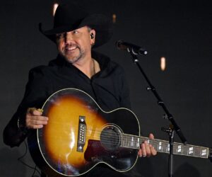 Jason Aldean performs new song at 2025 Patriot Awards ceremony in NYC