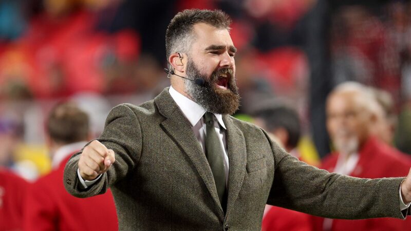 Jason Kelce goes shirtless in belly bucking competition before Eagles game