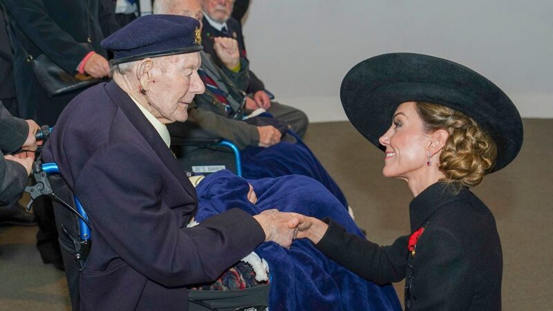 Kate Middleton meets 100-year-old WWII veteran who ran marathons in his 60s