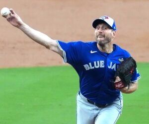 Max Scherzer gets ball for Blue Jays in Game 7 for possible final career start