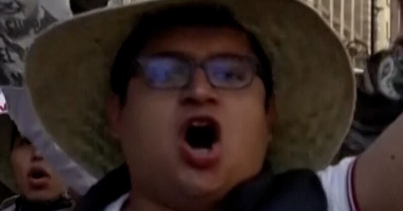 Thousands protest crime, corruption in Mexico City