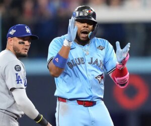 Vladimir Guerrero Jr wears Marie-Phillp Poulin jersey before World Series
