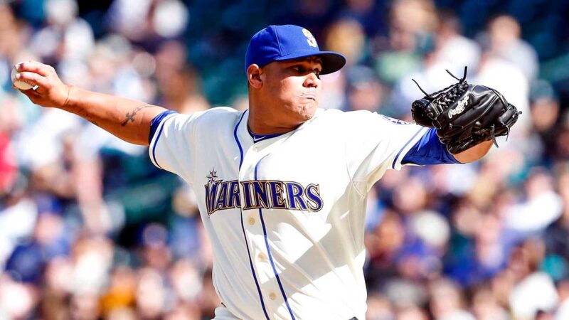 Former MLB pitcher Yoervis Medina dead at 37 after heart attack while driving