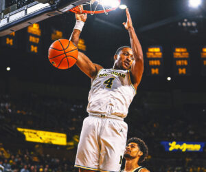 No. 7 Michigan Turns in Record 1st Half in Rout Over Oakland