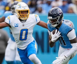 Chargers’ Daiyan Henley plays through tragedy