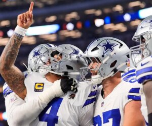 Which NFL teams are playing on Thanksgiving Day?