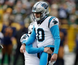 Panthers stun Packers on the road