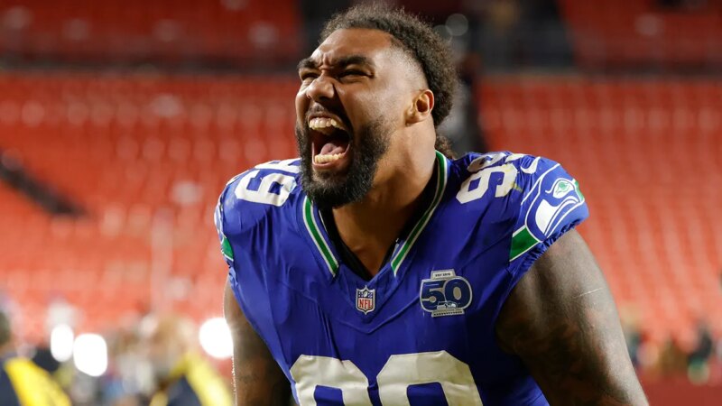Seahawks’ Leonard Williams goes viral for tongue wag
