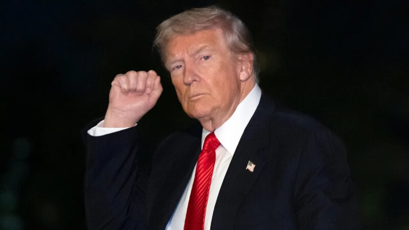 Trump attends Commanders-Lions NFL game