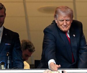 Trump calls Commanders’ TD pass vs Lions