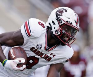 South Carolina receiver confronted by officer after scoring 80-yard touchdown