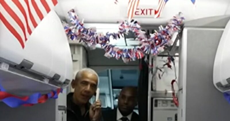 Obama surprises Honor Flight of veterans