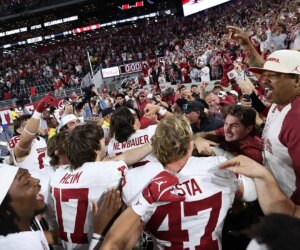 Oklahoma shocks Alabama to stay in College Football Playoff hunt