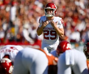 Oklahoma kicker gets ribbing over short shorts
