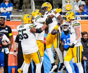 Packers take down Lions in Detroit Thanksgiving showdown