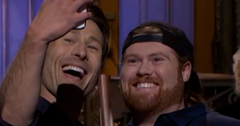 Glen Powell invites UPS guy to ‘SNL’ debut
