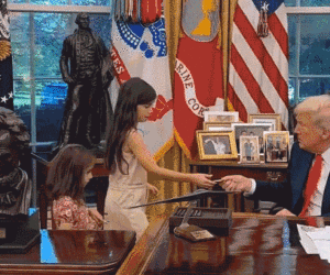 Trump greets kids in Oval Office, says ‘My name is Donald’