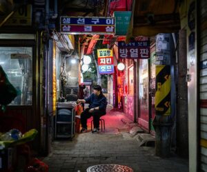 Some Restaurants Bemoan Solo Diners. Others Are Embracing Them