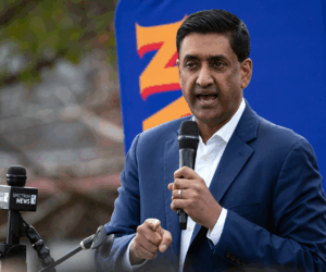 Progressive capitalist rallies for democratic socialist NYC mayoral candidate