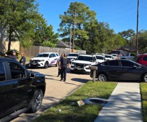 Off-duty Texas deputy shoots man allegedly trying to enter car with child