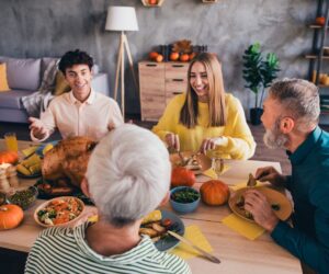 Why Thanksgiving dinner is usually served in mid-afternoon, according to experts
