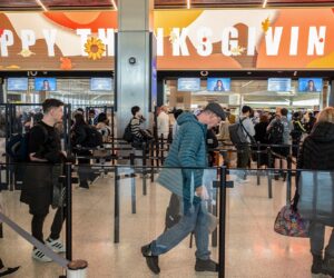 FAA predicts busiest Thanksgiving travel season in 15 years with record flights