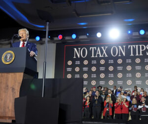 Nevada Dems, GOP battle over ‘no-tax-on-tips’