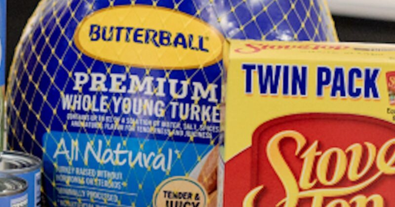 Trump touts cheaper but smaller Thanksgiving meal