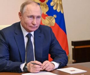 Putin uses identical offices to hide real location, investigation finds