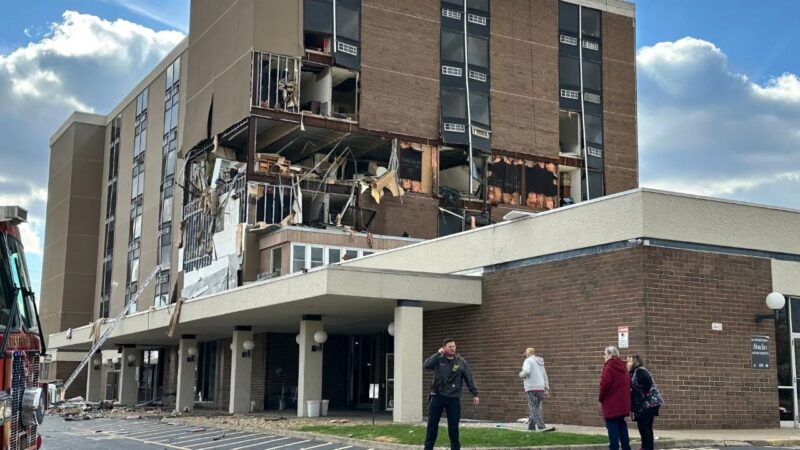 Several people injured in explosion at Ohio senior living complex in Austintown
